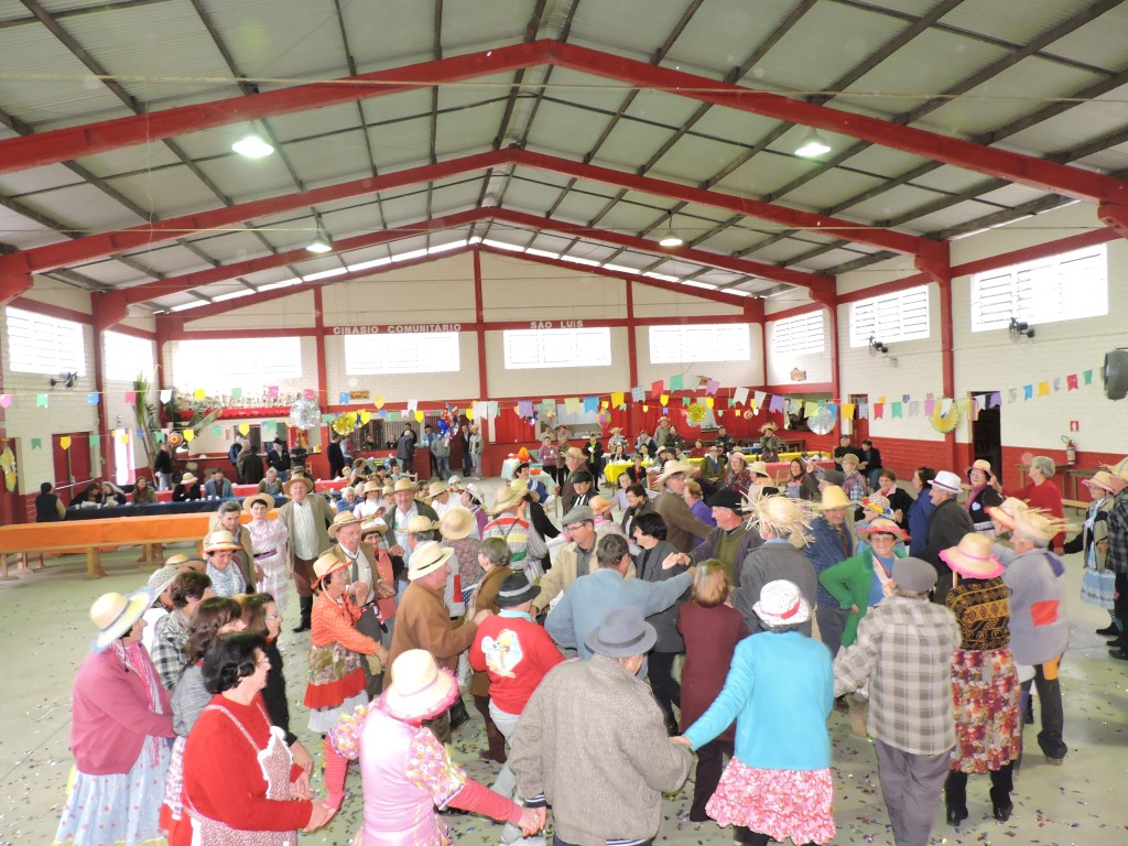 Festa_junina_dança_quadrilha